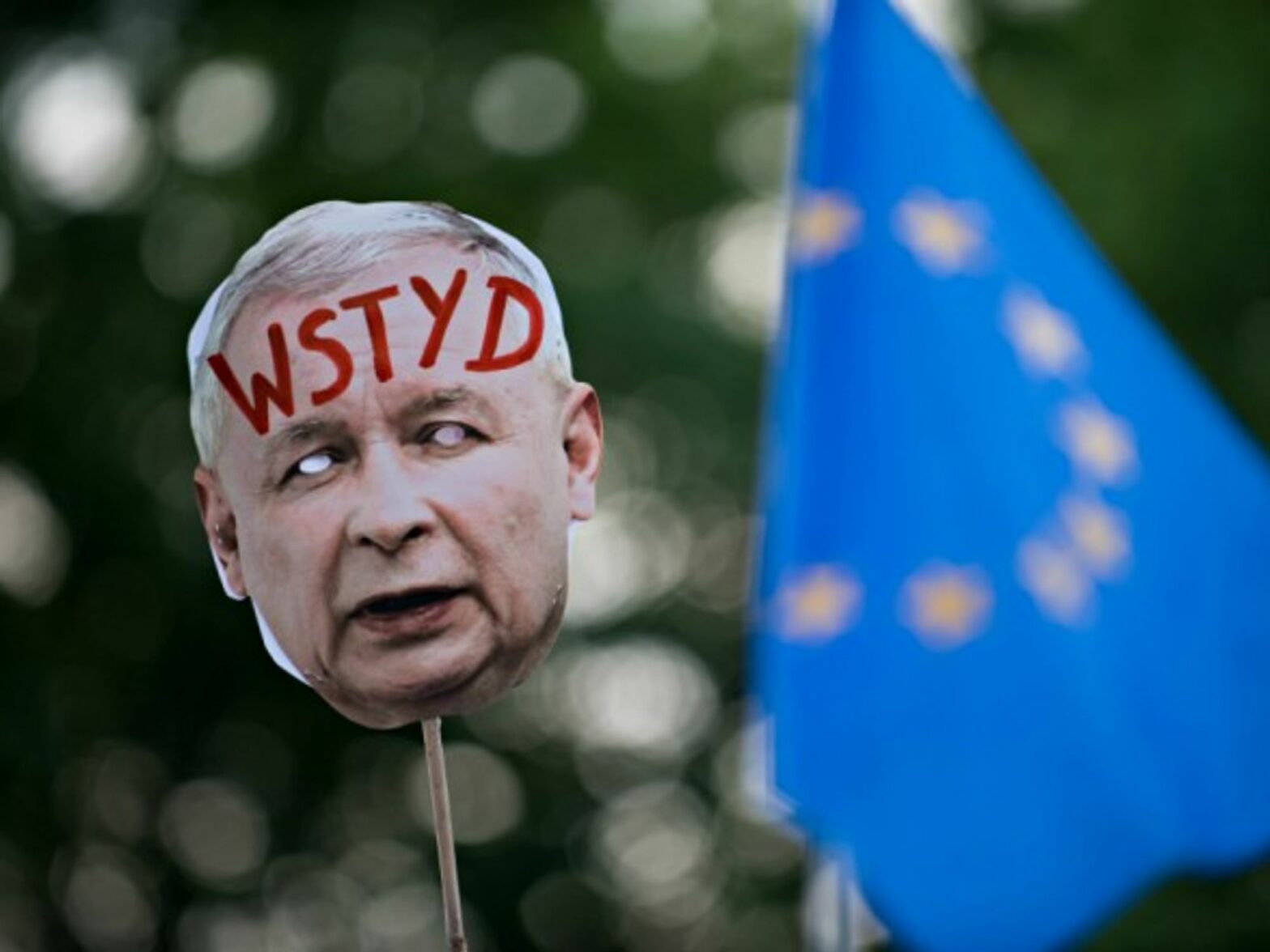 'SHAME' on Jaroslaw Kaczynski