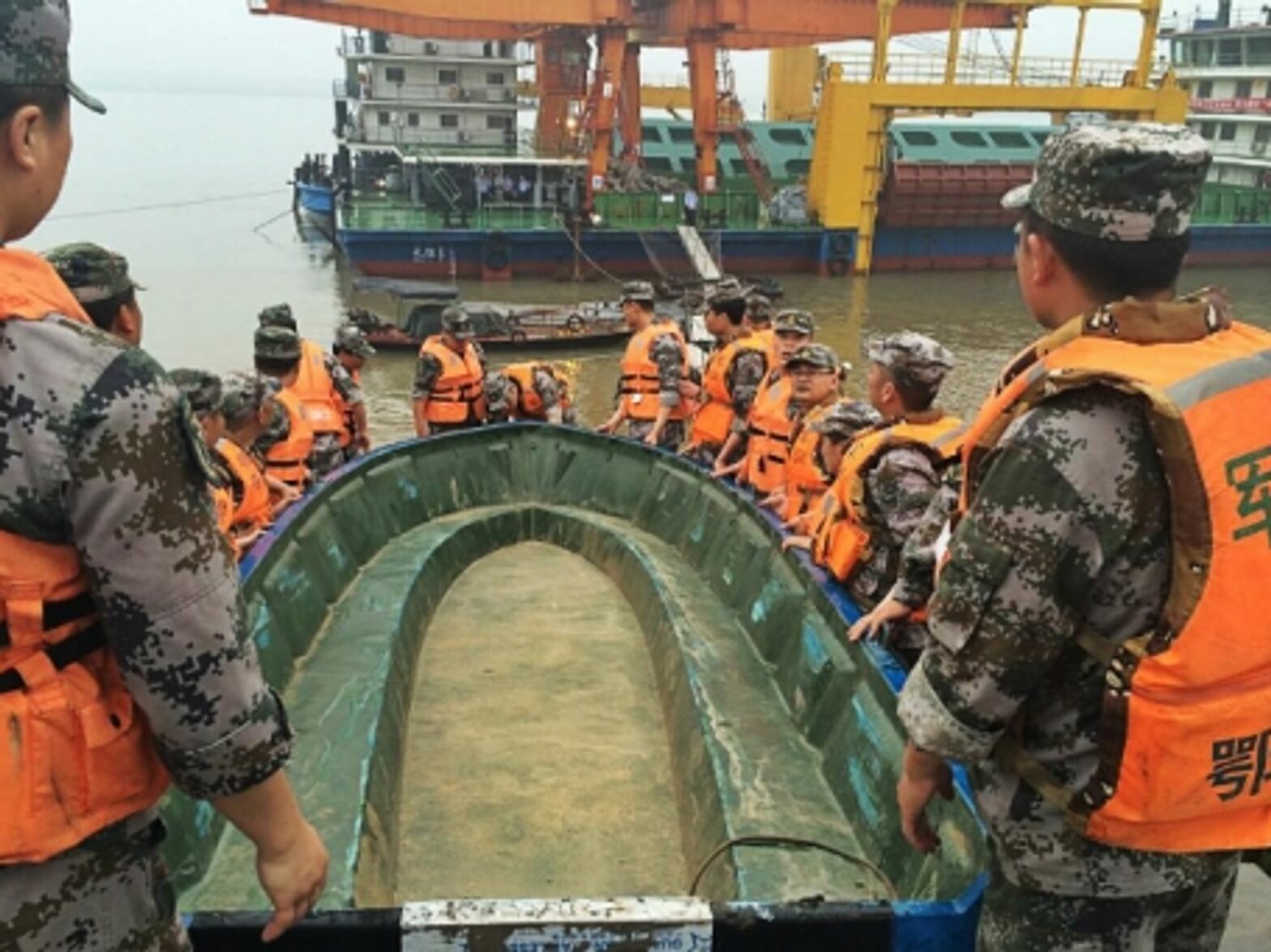 Shipwreck Toll Climbs, Greece Won't Pay, NASA's Flying Saucer