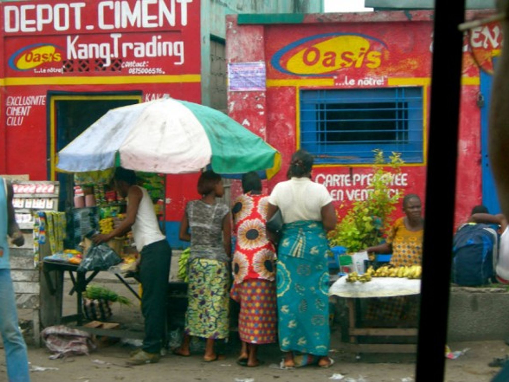 Shoppers in Kinshasa, DRC
