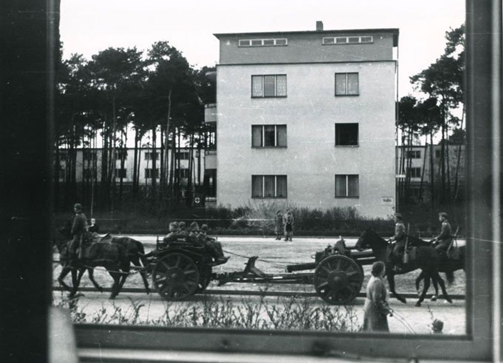 Shot from an appartment window in 1940.