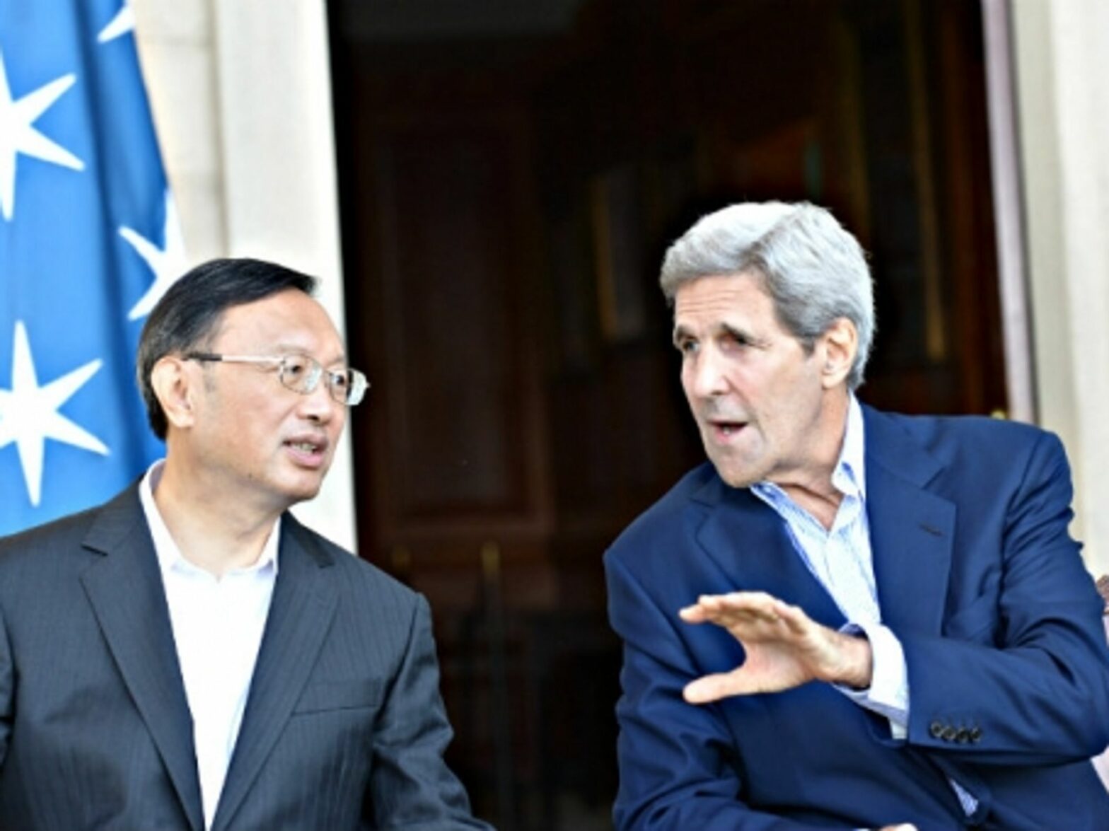 Sino-U.S. Talks, Pakistan Heat Wave, Micro Cyborg
