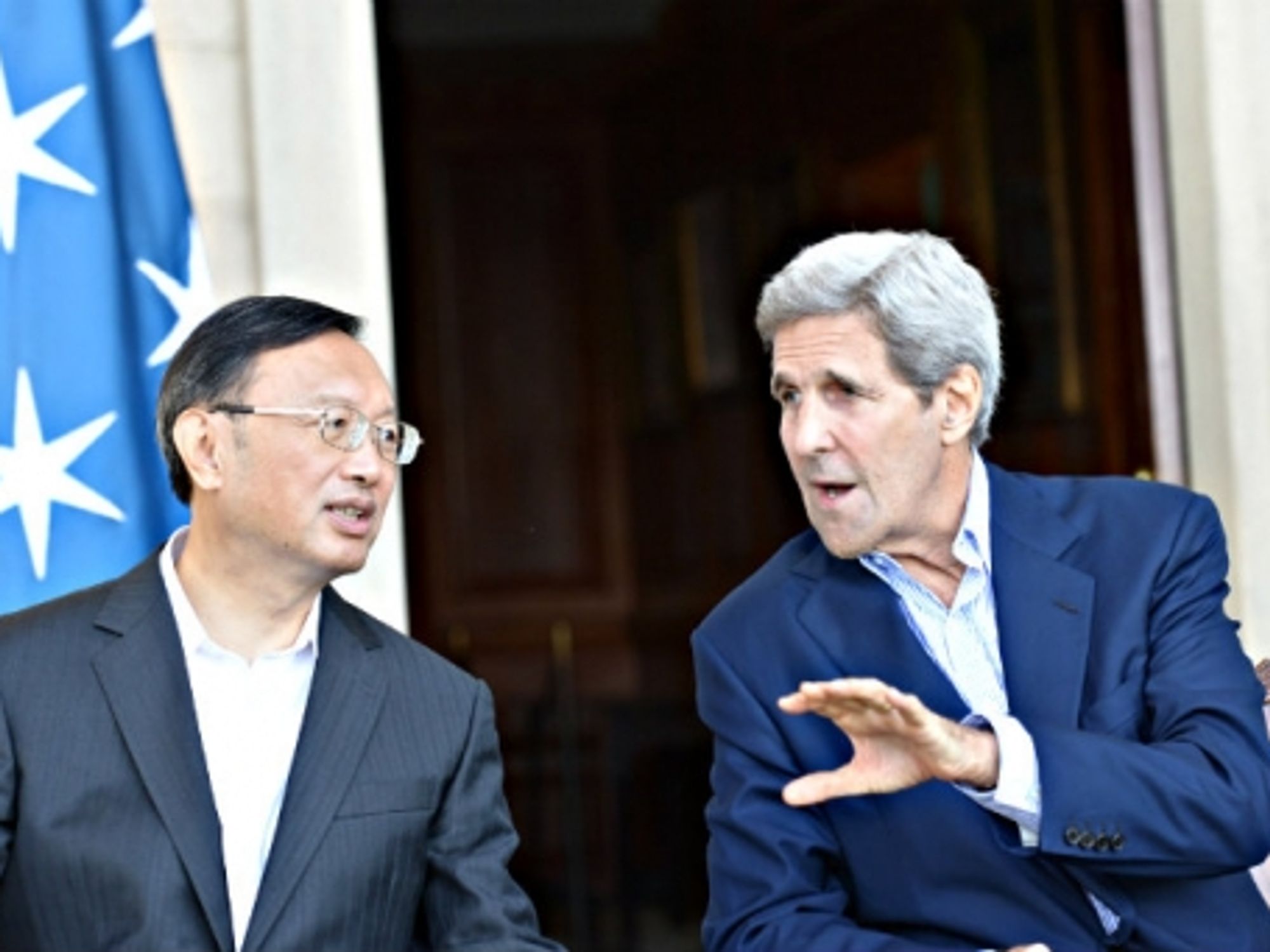 Sino-U.S. Talks, Pakistan Heat Wave, Micro Cyborg