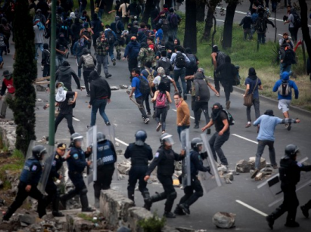 Snapshot: Apec Summit, Mexico Protest, American Snow