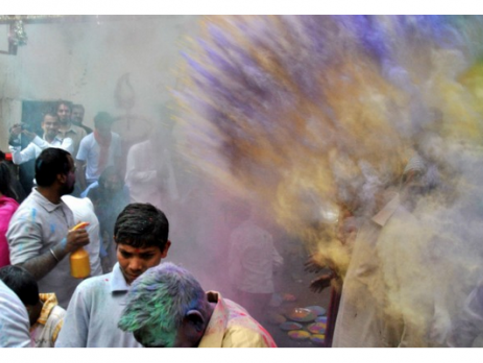 Snapshot Of The World: Happy Holi, New Pound, More
