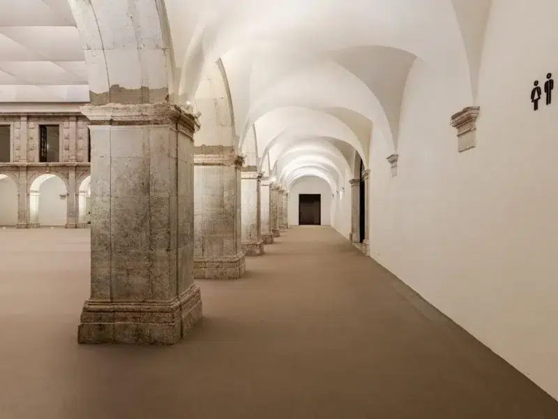 So eager to modernize, the 19th century’s rulers did not properly weigh up the potential effects of their disentailment policies, leaving a vast pool of church property unprotected. In the case of the Convent of Beato António, what the 1755 earthquake did not destroy, the expulsion of the friars did, and whatever was not later harnessed for industrial uses was left to languish until the late 20th century, when the decision was made to restore former monastic sites as convention centers.