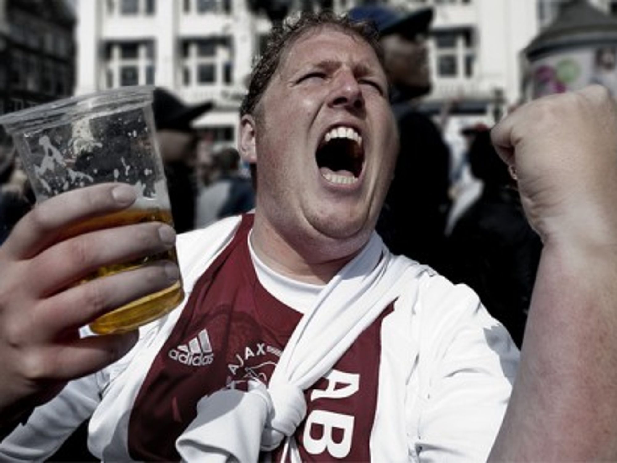 Soccer fans will be able to buy beer in stadiums at Brazil's 2014 World Cup (JS PH)