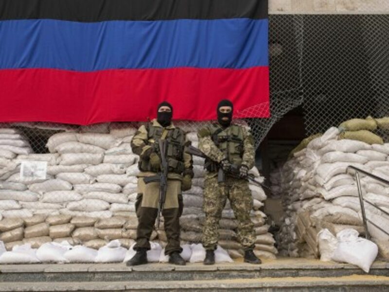 Soldiers guarding Sloviansk's City Hall on April 21