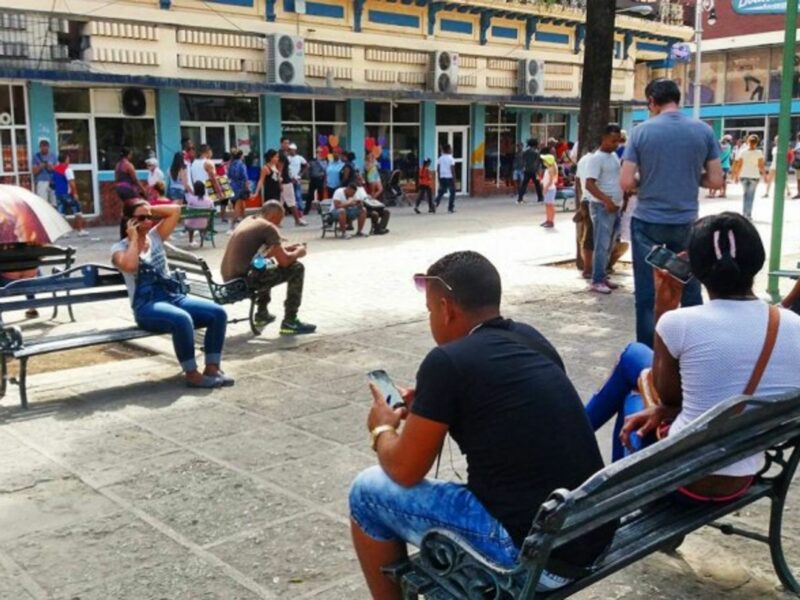 Some hotels in La Havana sell Wifi cards for tourists