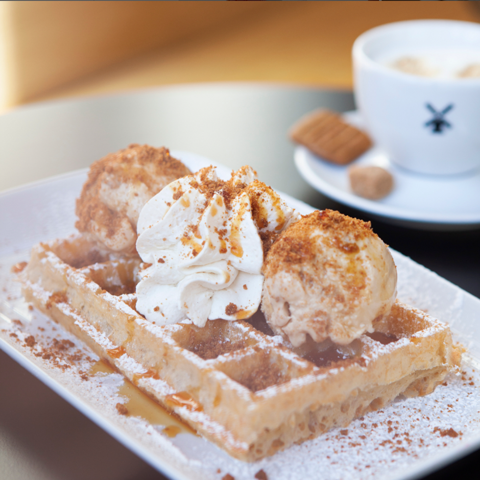 Speculoos waffle at Maison Dandoy