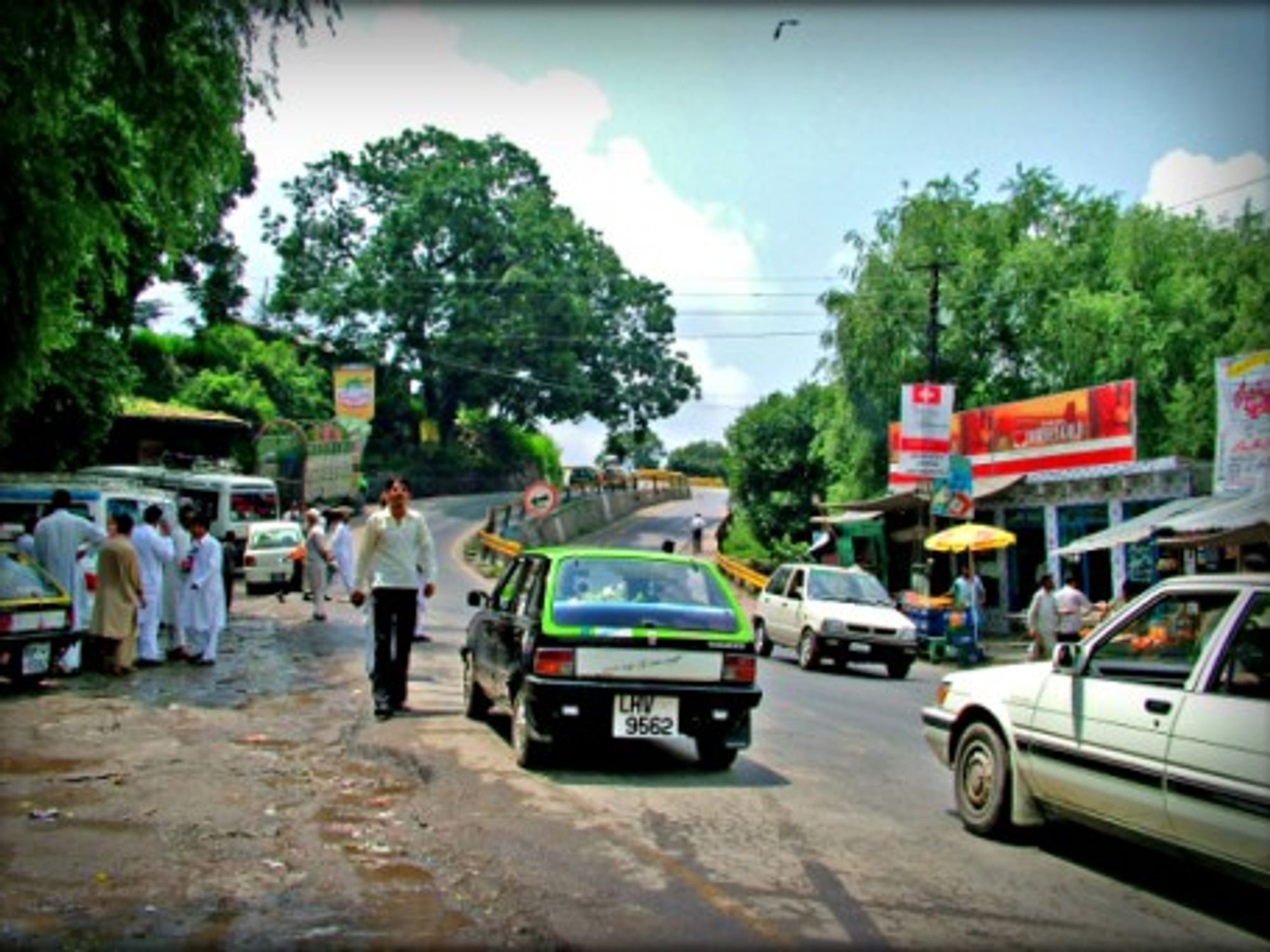 Street scene near Rawalpindi, Pakistan