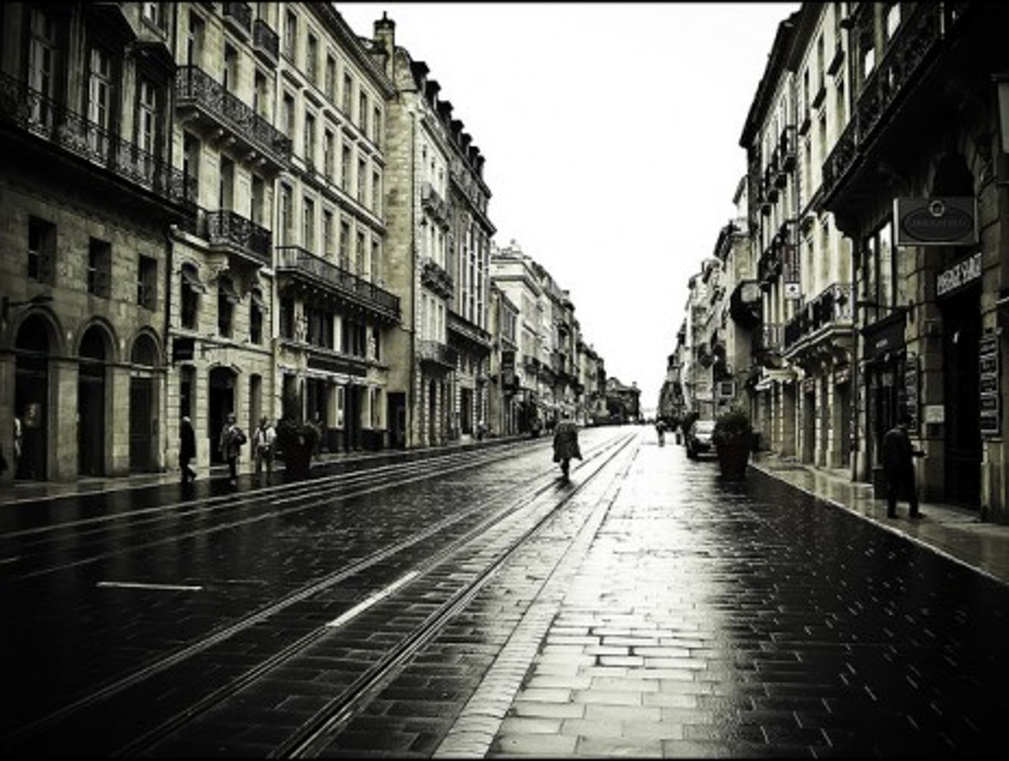 Streets of Bordeaux, France (mescon)