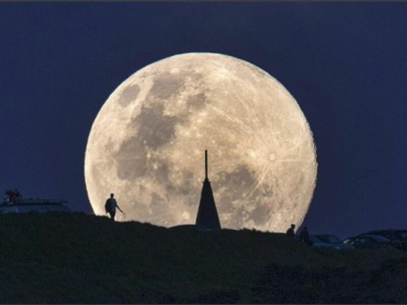 Sunday's "Supermoon" in Auckland, New Zealand