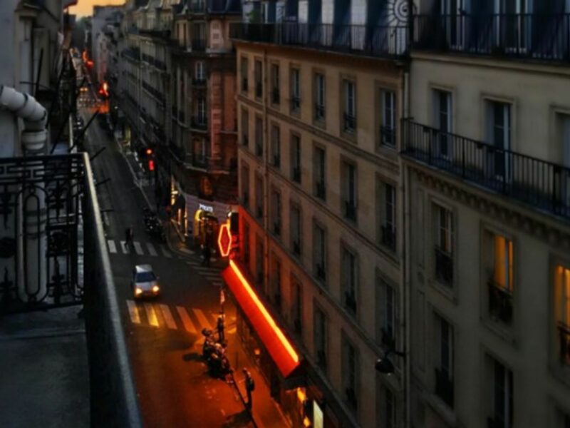 Sunrise over rue de Ponthieu