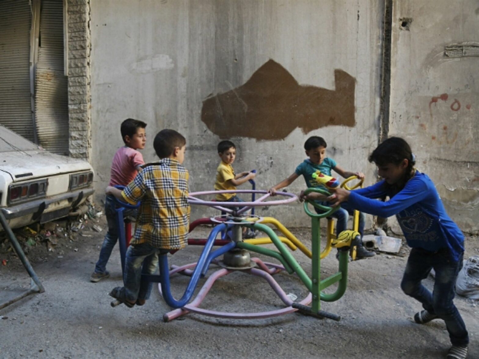 Syrian children playing in Al-Ghouta, Damascus