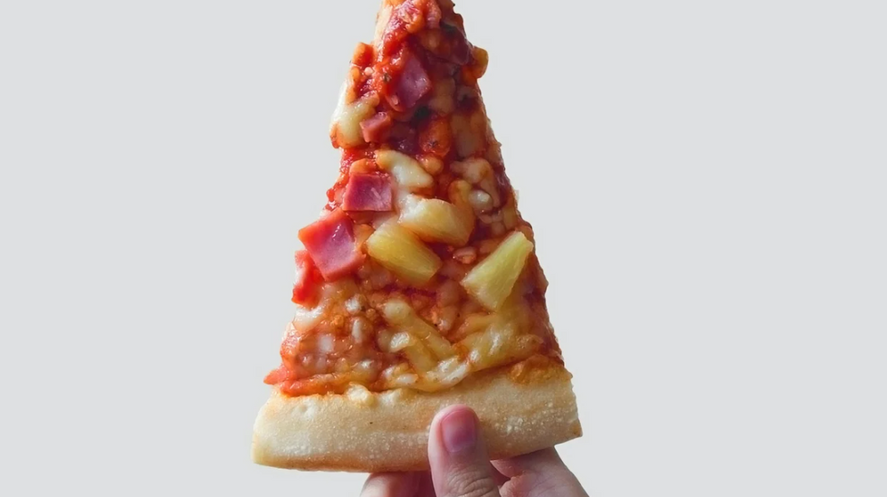 Take It From A Real Italian: There's Nothing Wrong With Hawaiian Pizza!