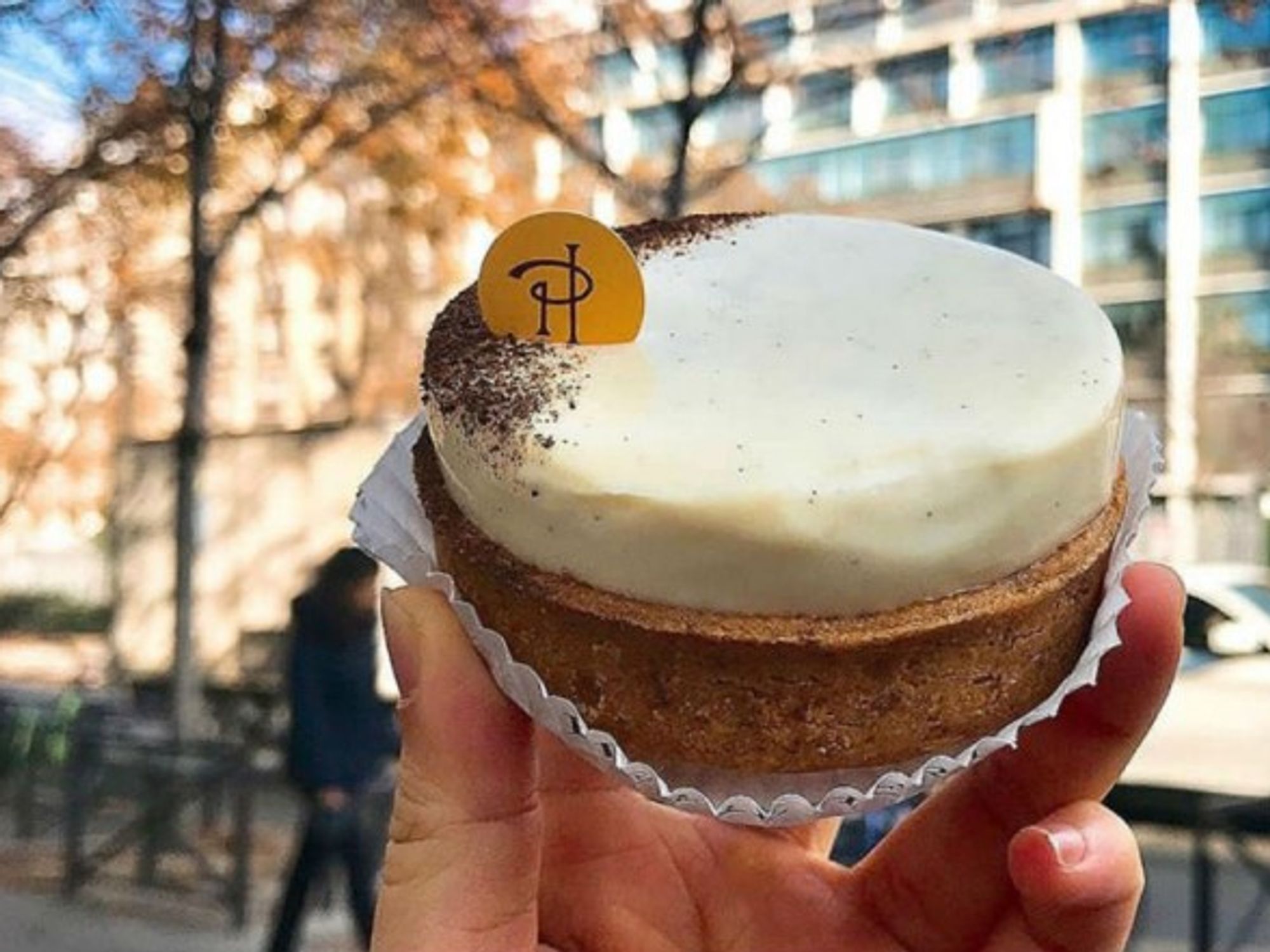 'Tarte infiniment vanille', one of Pierre Hermé's signature pastries