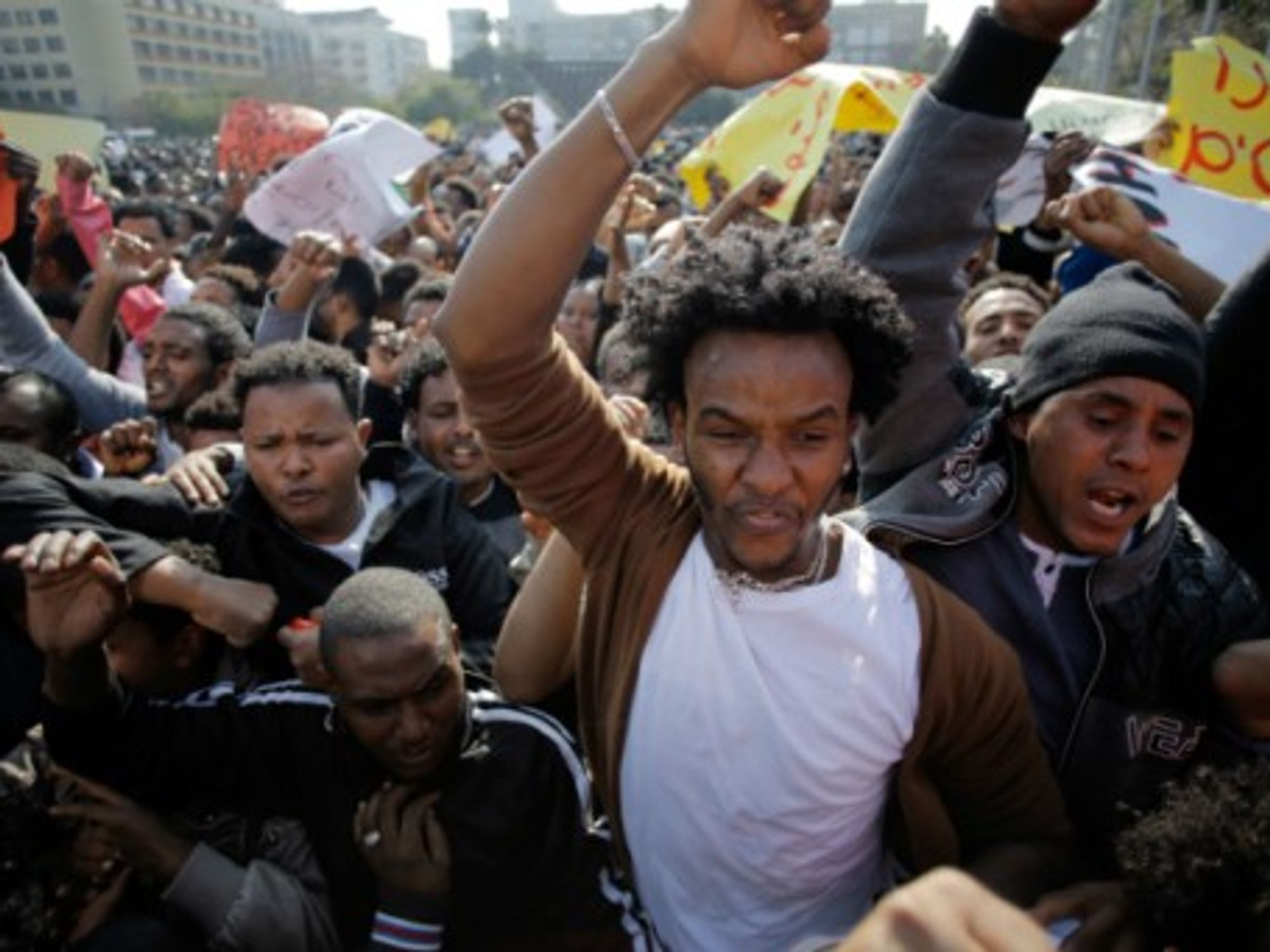 Tens of thousands of African migrants demonstrate in Tel Aviv over asylum requests