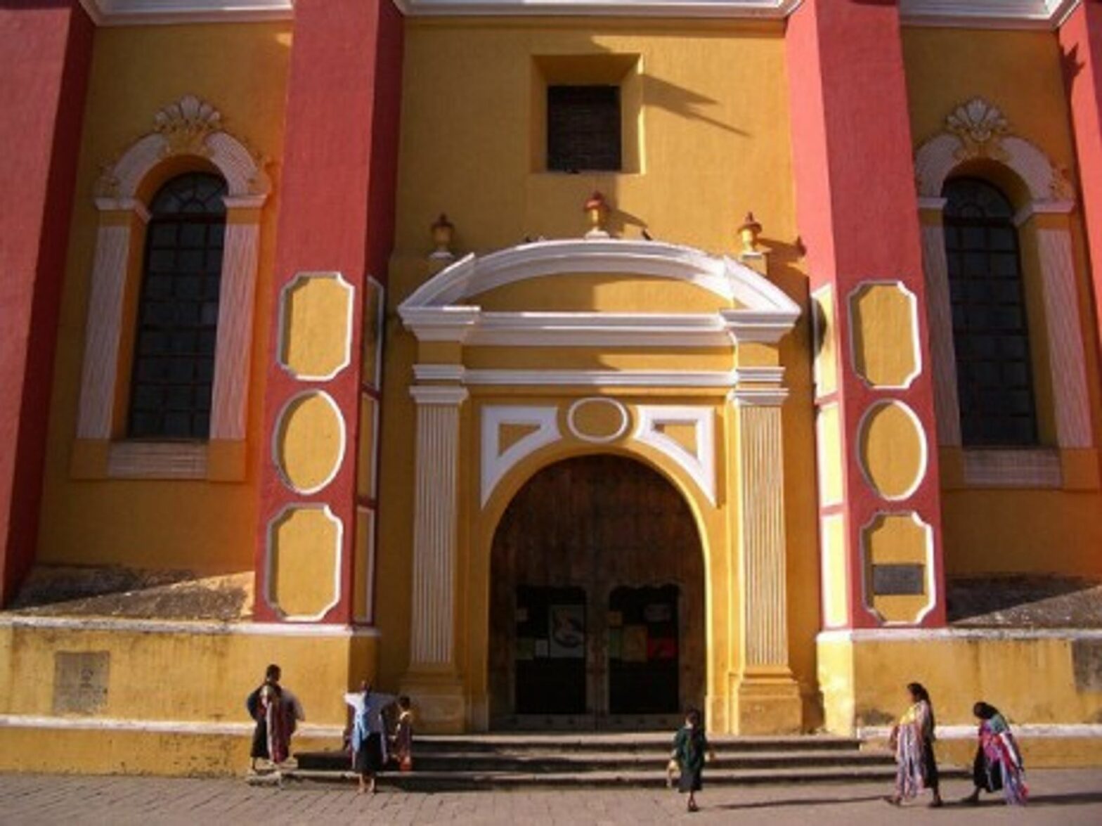 The Catholic cathedral in San Cristobal de las Casas (meg and rahul)