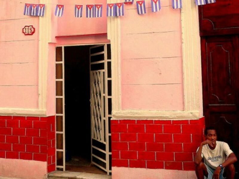 The colors and contradictions of Havana (Leshaines123)