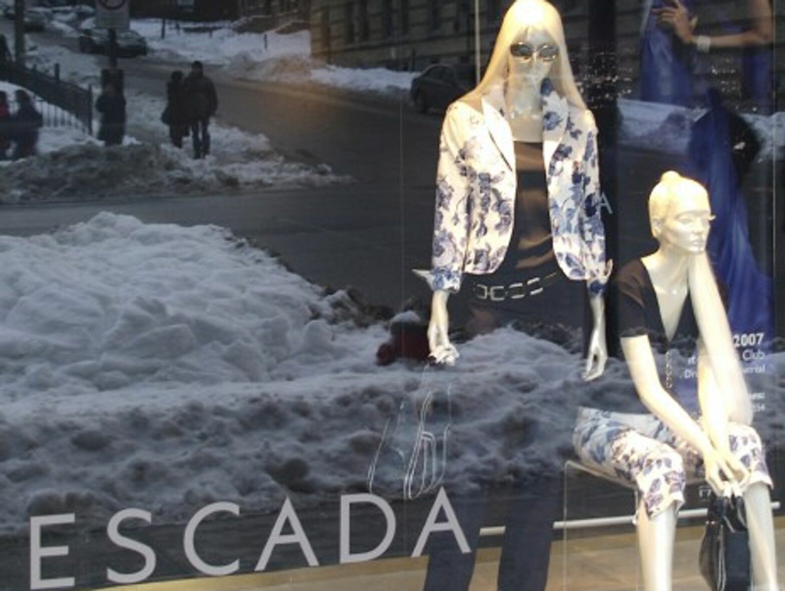 The Escada clothing brand is staging a comeback (Colros)