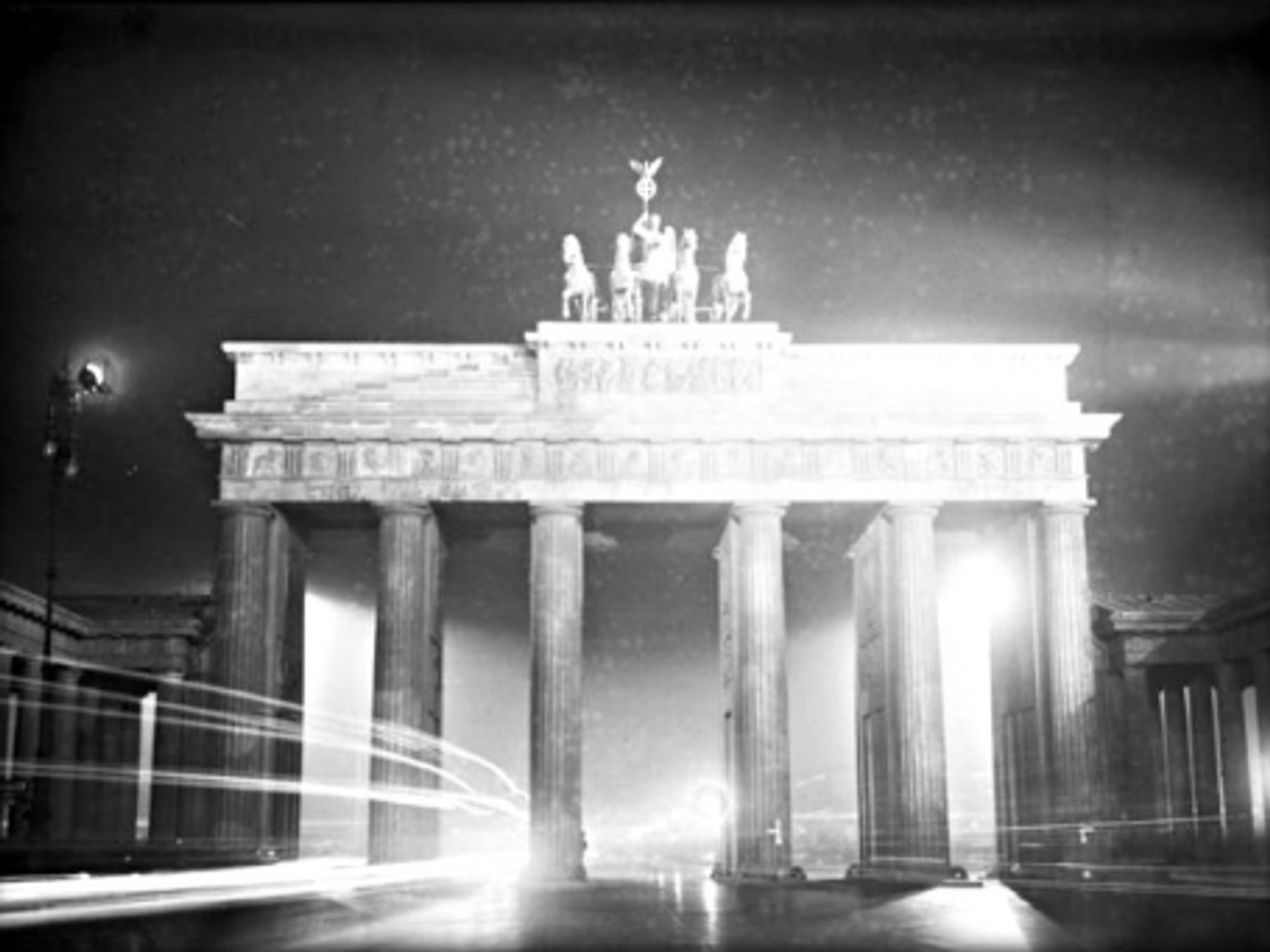 The Greek-inspired Brandenburg Gate in 1928