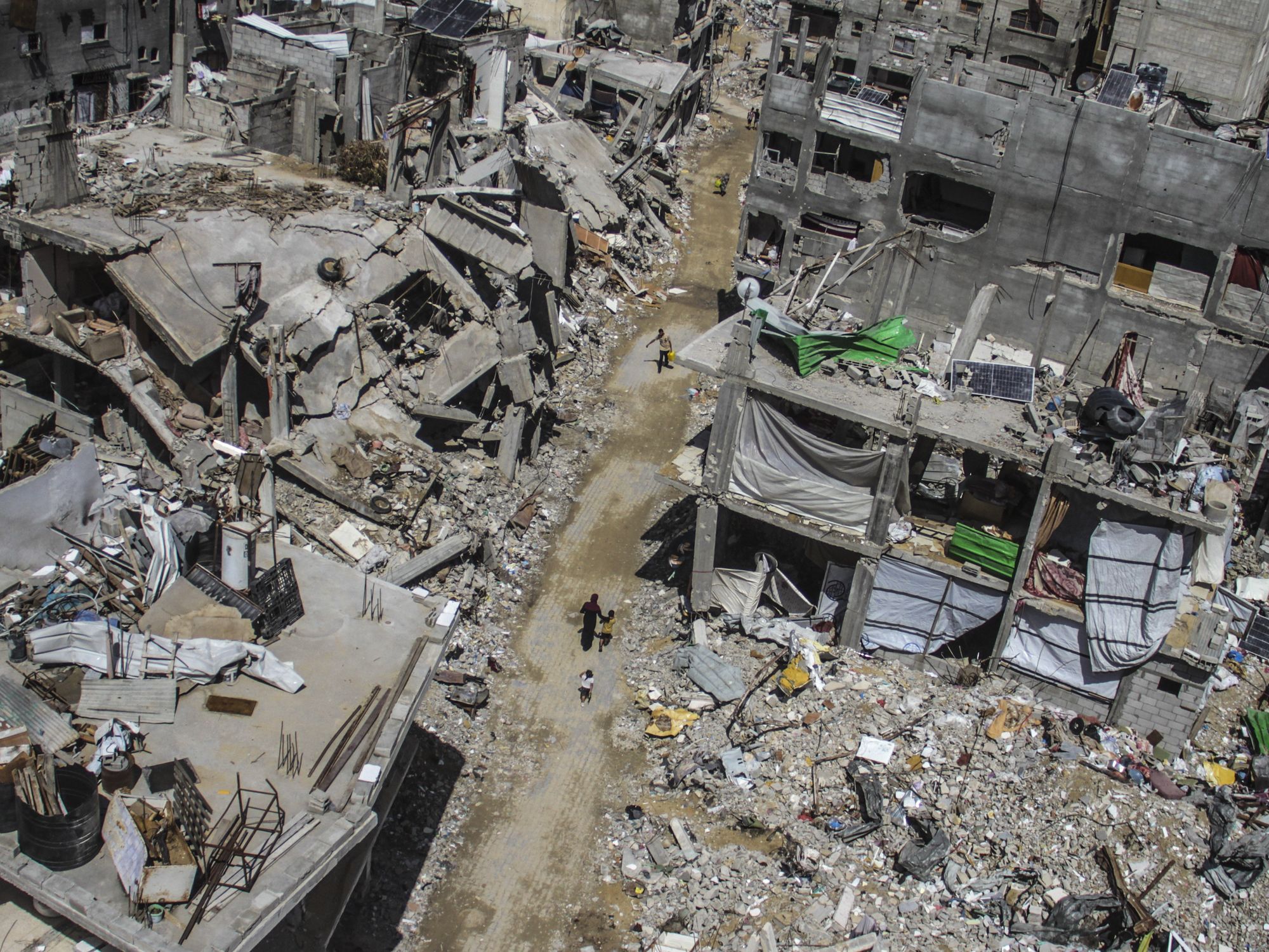 The images coming from the north of the Gaza Strip are terrible, posted by Palestinian journalists in the absence of the international press, which is still denied access by Israel.