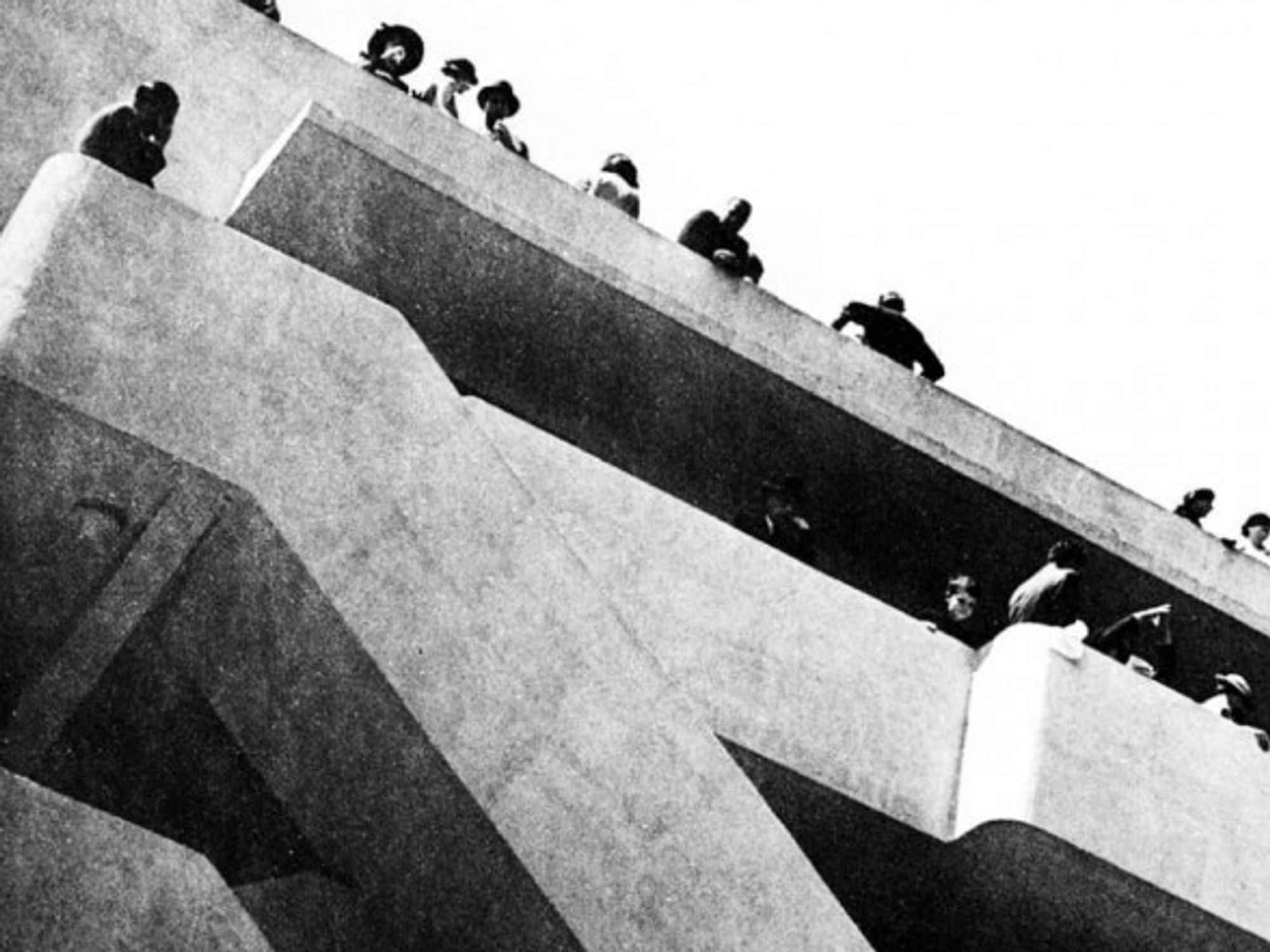 The Isokon building back in 1934