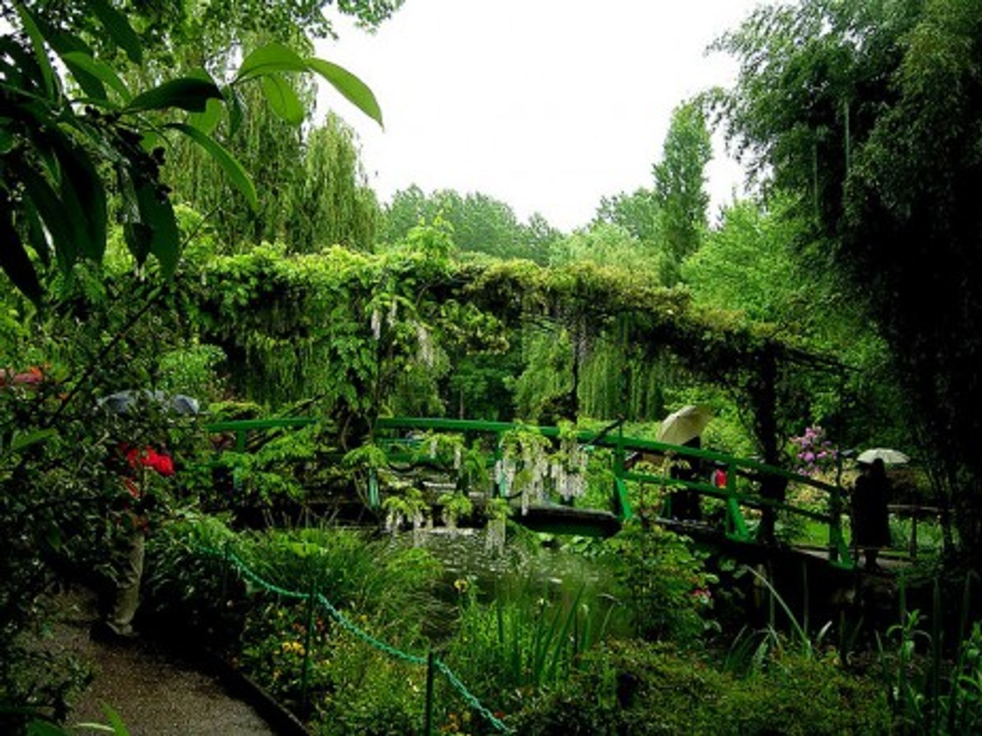 The Japanese footbridge is the subject of some of Monet's best-known works (ohaoha)