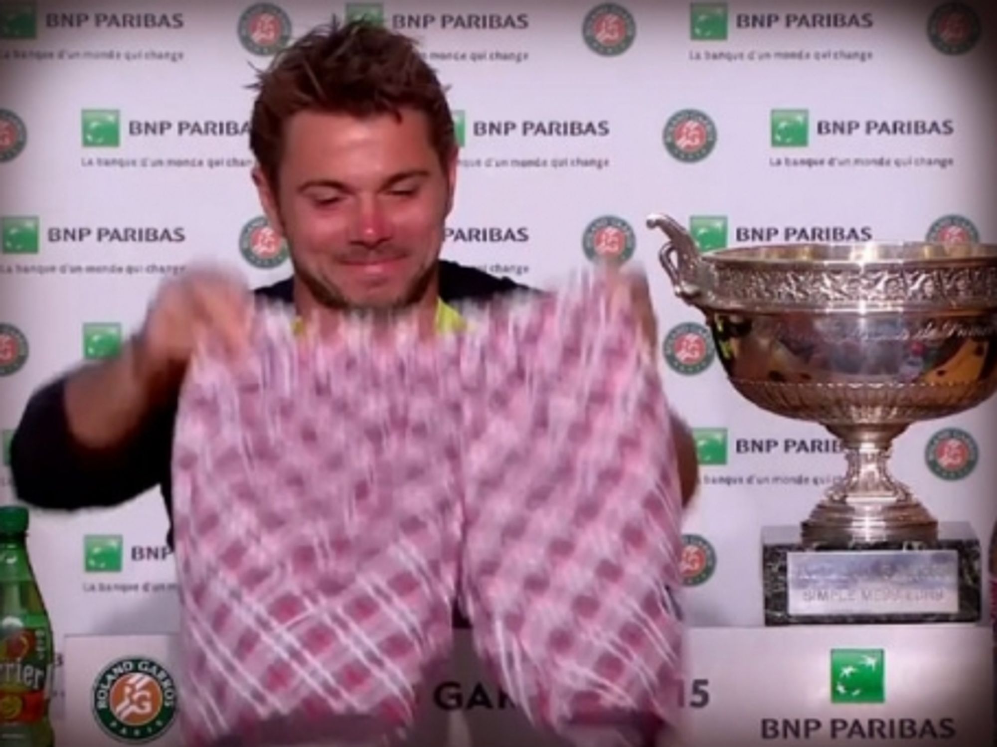 The loud and lucky Wawrinka shorts