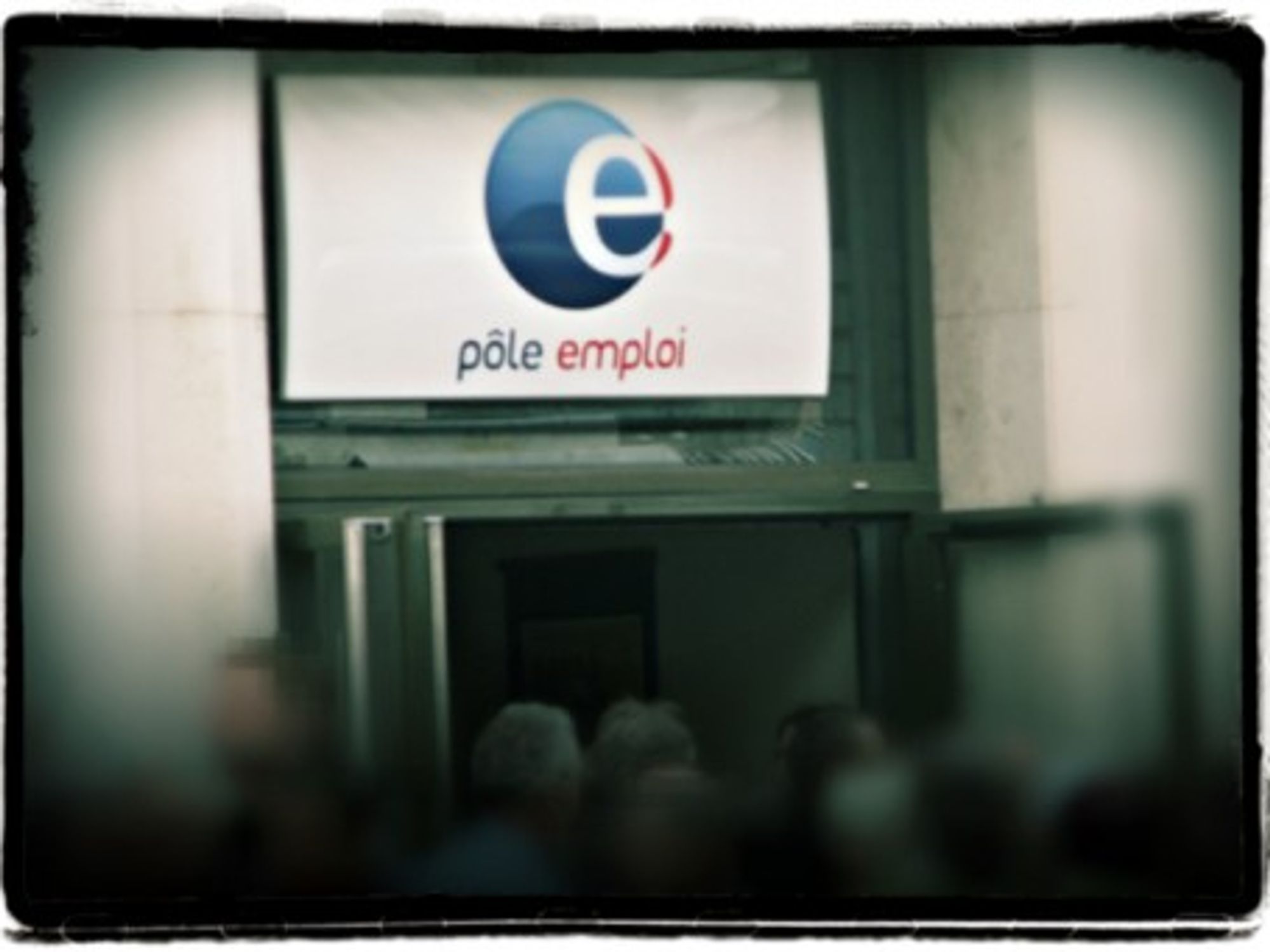 The number of unemployed rose by 5.7% in 2013 in France