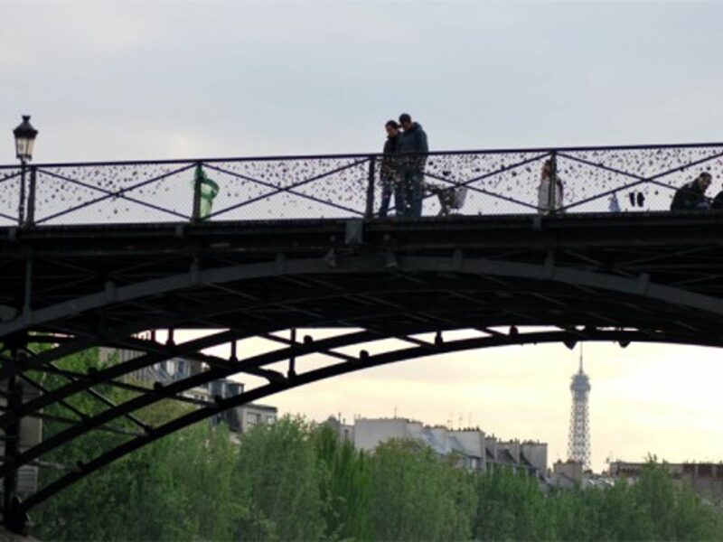 The Pont des Arts pedestrian bridge in Paris (Bertrand Hauger)