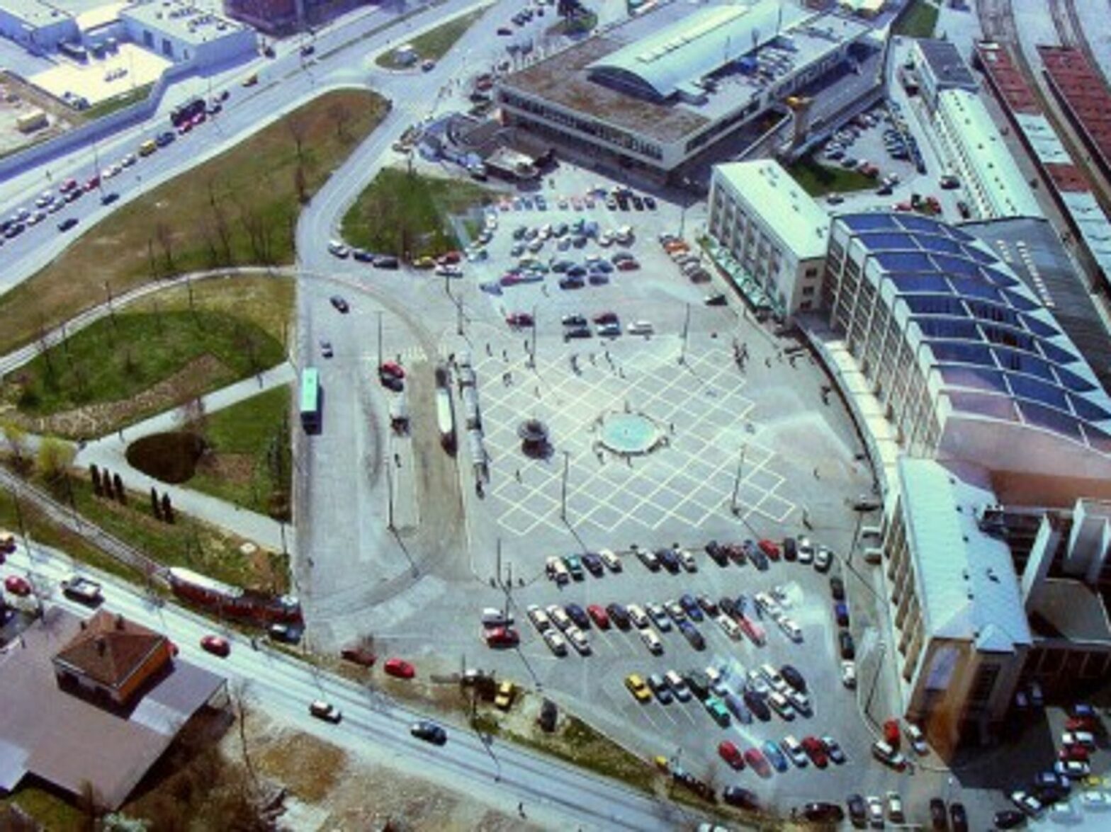 The view of modern Sarajevo from the Avaz tower (brian395)