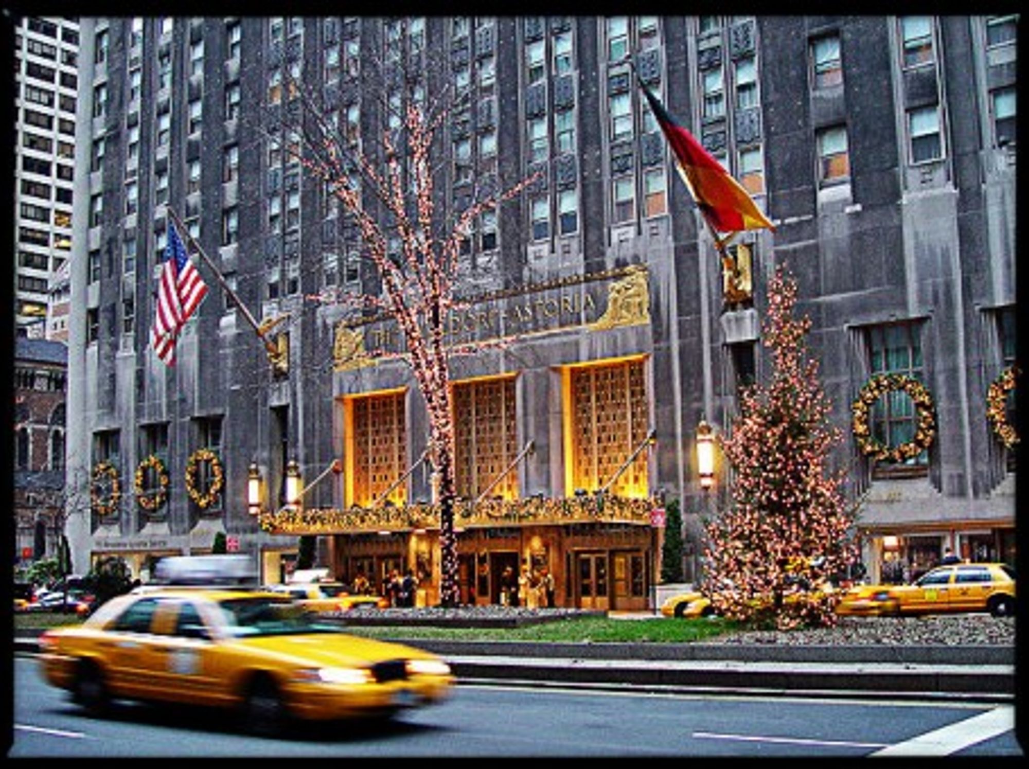 The Waldorf-Astoria hotel is now in Chinese hands.