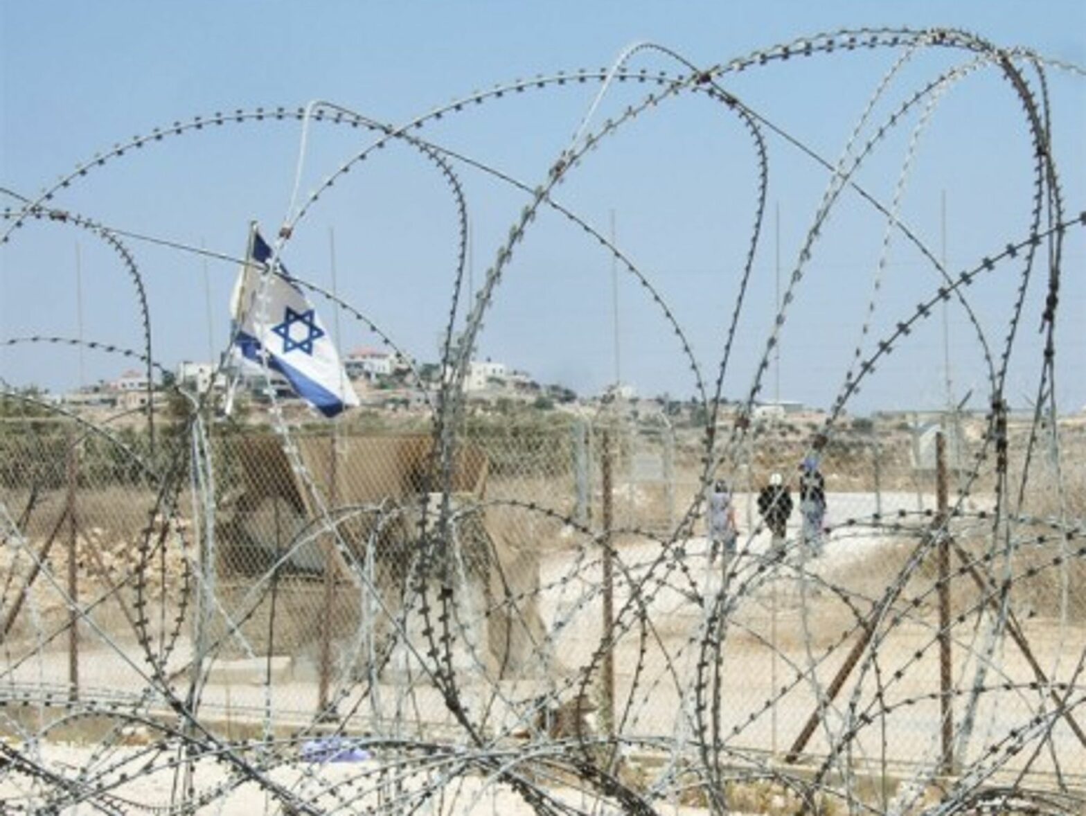The West Bank barrier in the town of Ras Atiya (Paolo Cuttitta palestine)