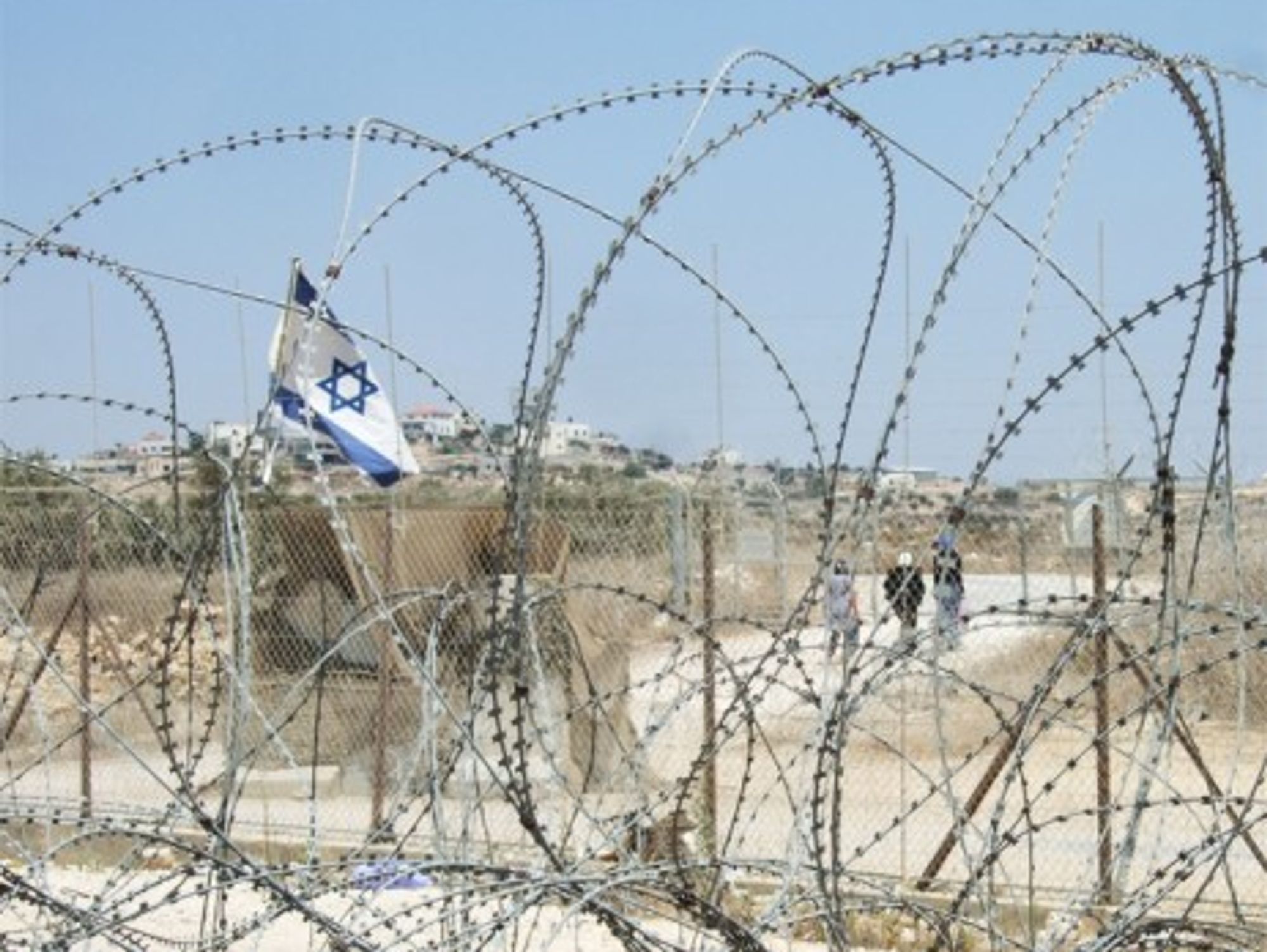 The West Bank barrier in the town of Ras Atiya (Paolo Cuttitta palestine)