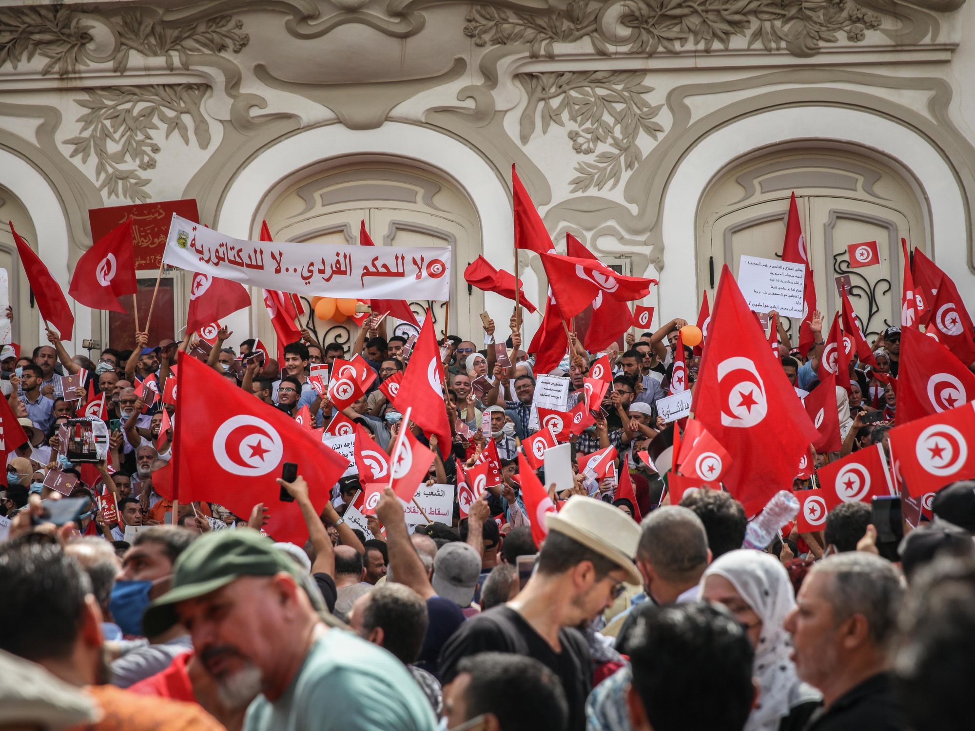 Germany’s Close Race, San Marino Approves Abortion Legalization, Turtle At Airport