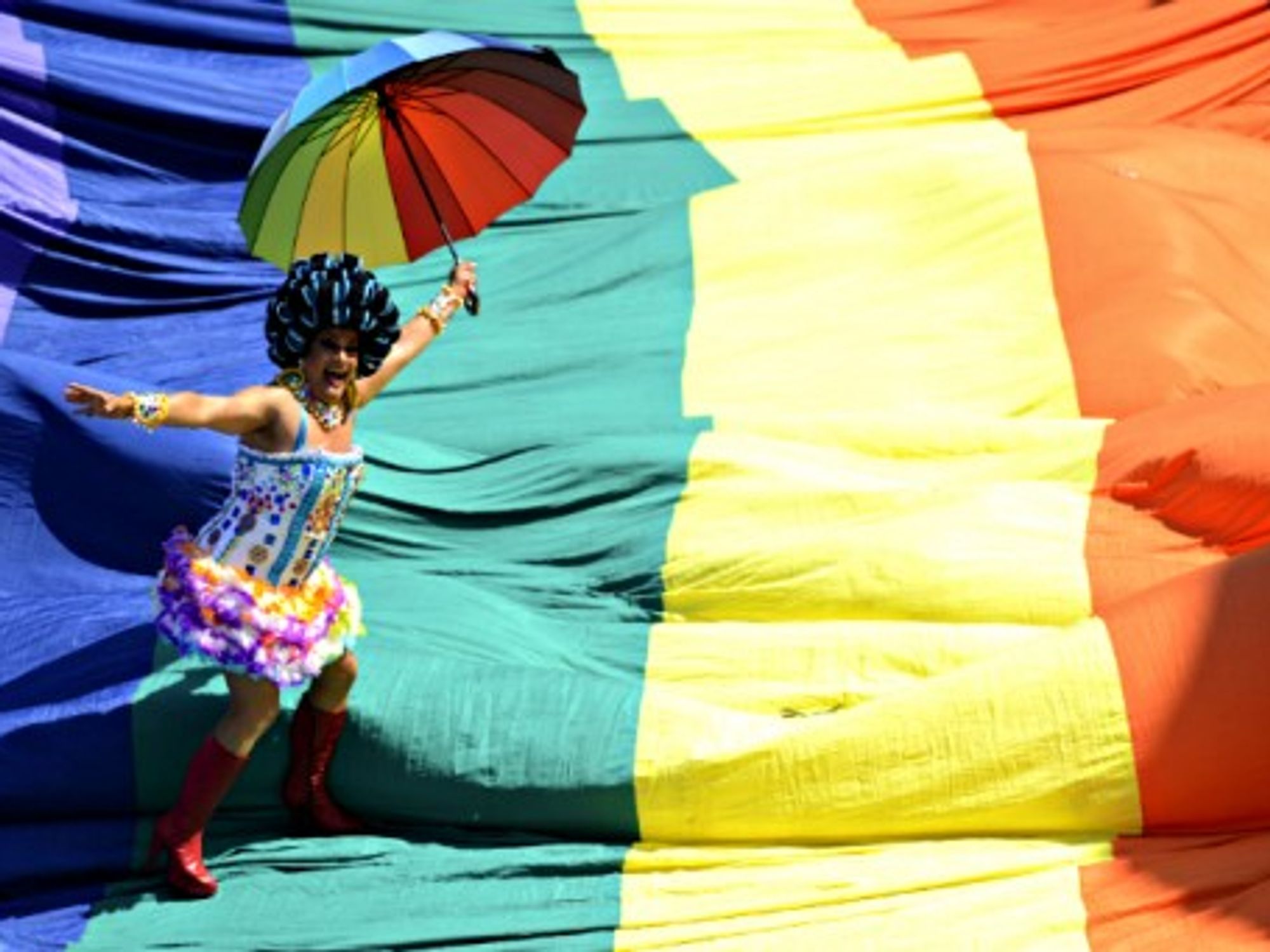 Thousands took part in Sunday's 19th annual Gay Pride parade on Rio de Janeiro's Copacabana beach.