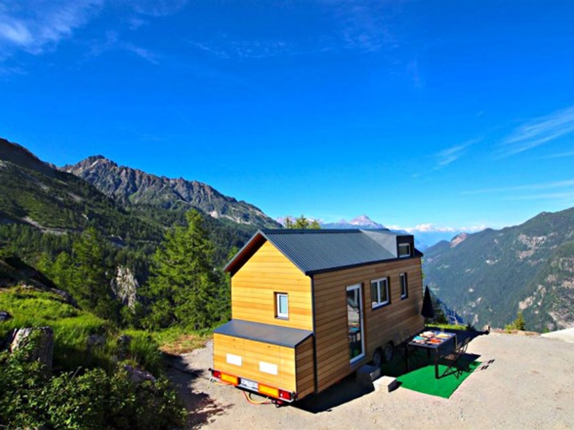 'Tiny Chalet' Wonder, For An Ecological Swiss Ski Vacation