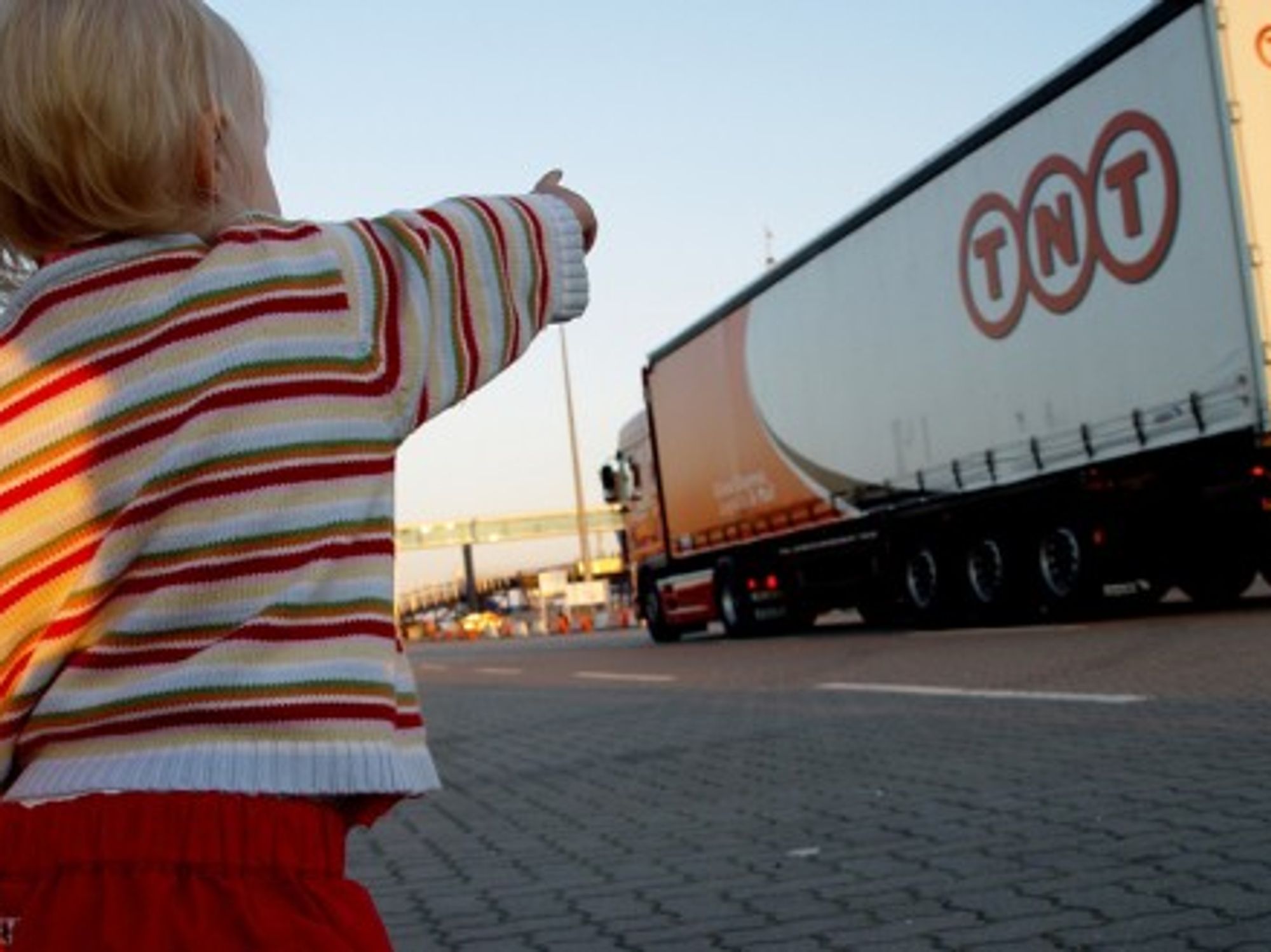 TNT, a Holland-based express delivery company, could soon lose its autonomy (vauvau)