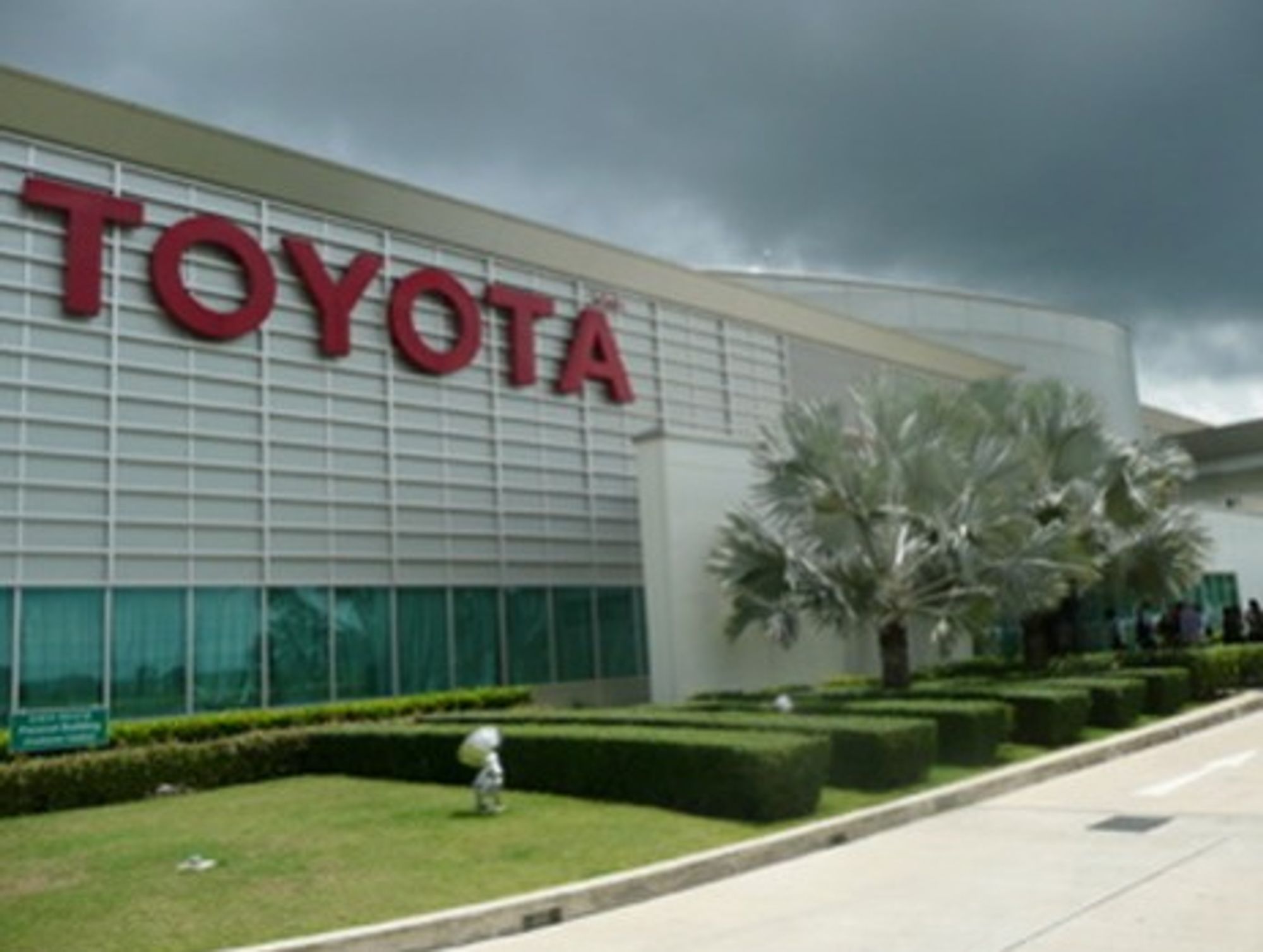 To Save ‘Brand Japan’ Toyota Reinvents Its Industrial Model