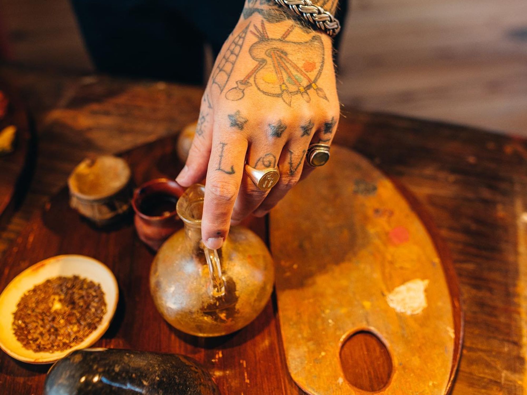 Le Weekend: Rembrandt Tattoo, Caesar Pilgrimage, Spinning Sax Seal