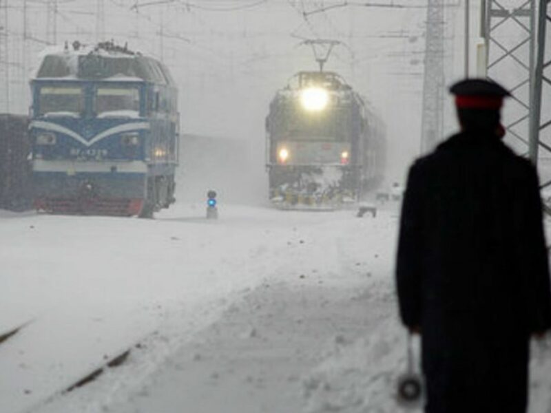 Train arriving in Zhengzhou