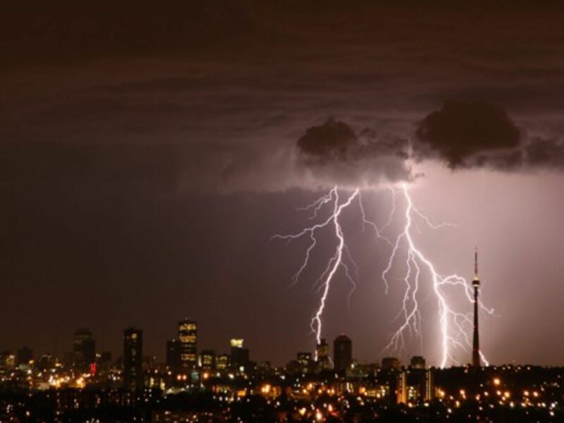 Trouble over Johannesburg (Derek Keats)
