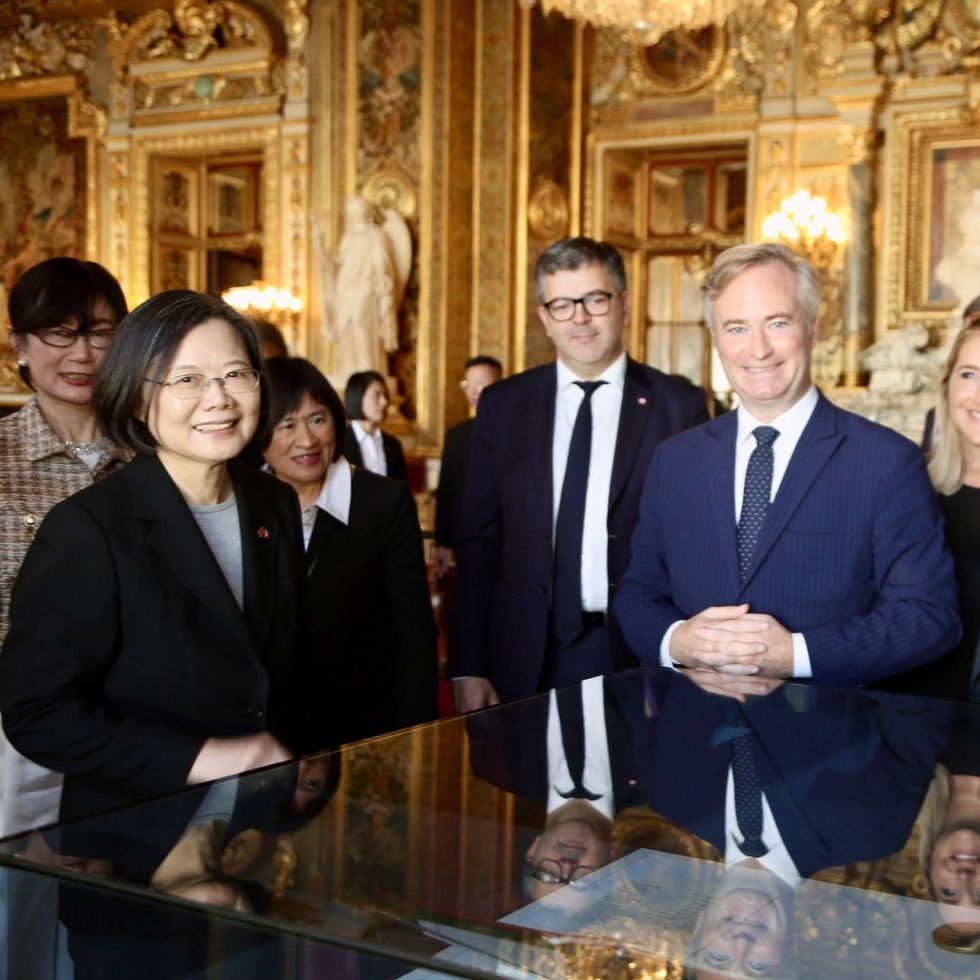 Tsai Ing-wen posing with her European counterparts