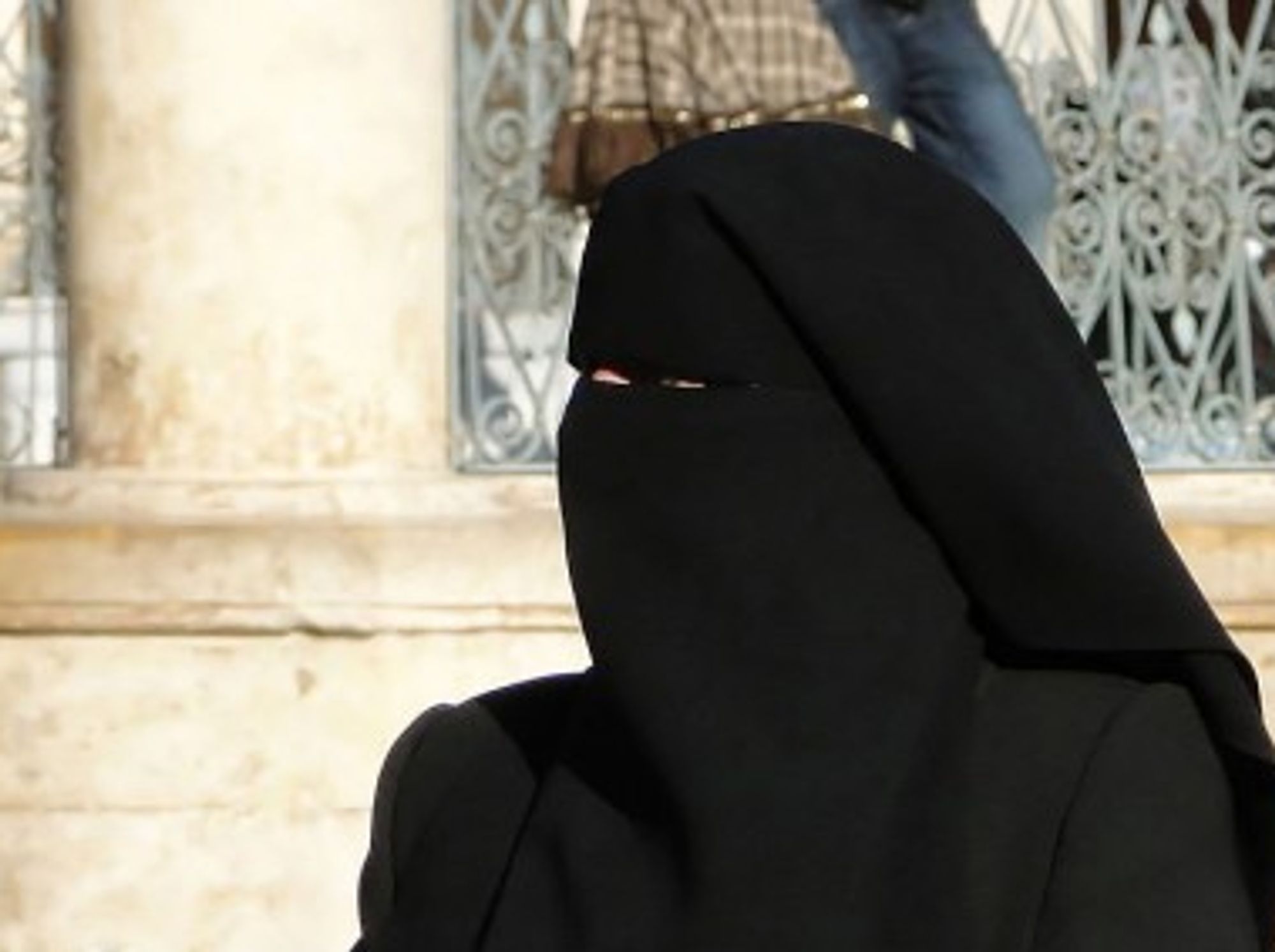Tunisia Cracks Down On The Niqab After Terror Attack