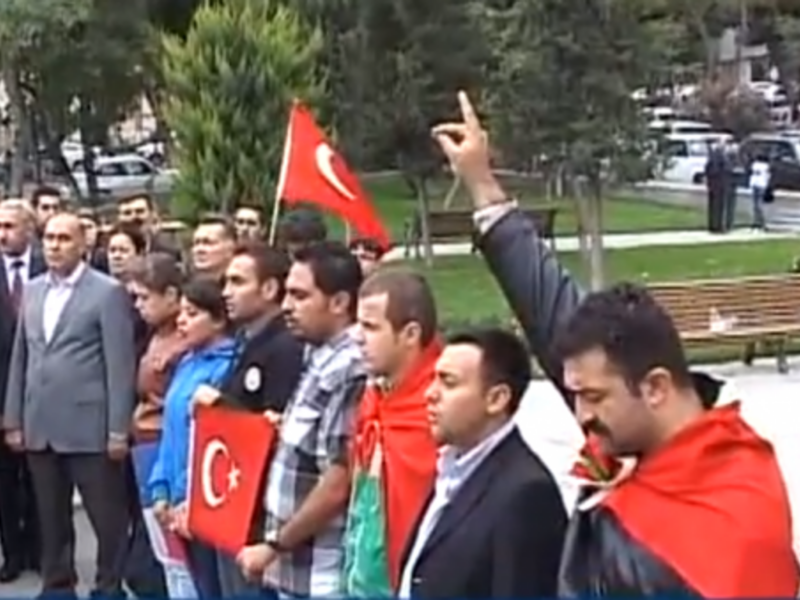 Turkish protesters honor slain soldiers (SalamNews)