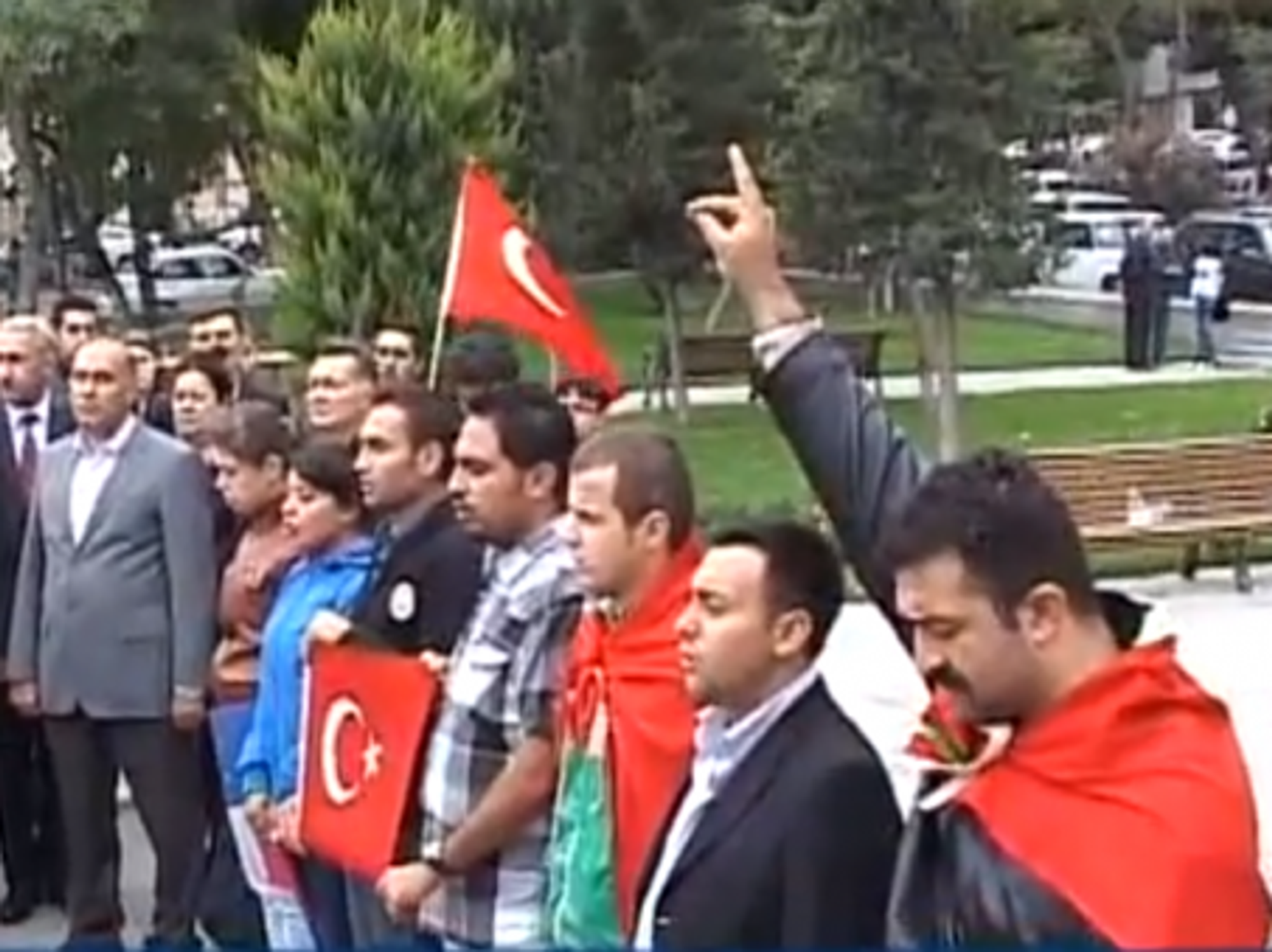 Turkish protesters honor slain soldiers (SalamNews)