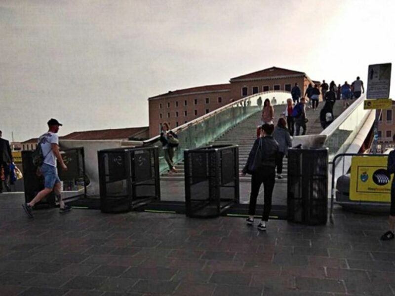 Turnstiles at Venice's Calatrava bridge