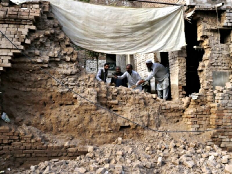 U.S. Challenges China, Taliban Urges Quake Aid, The Hugshake