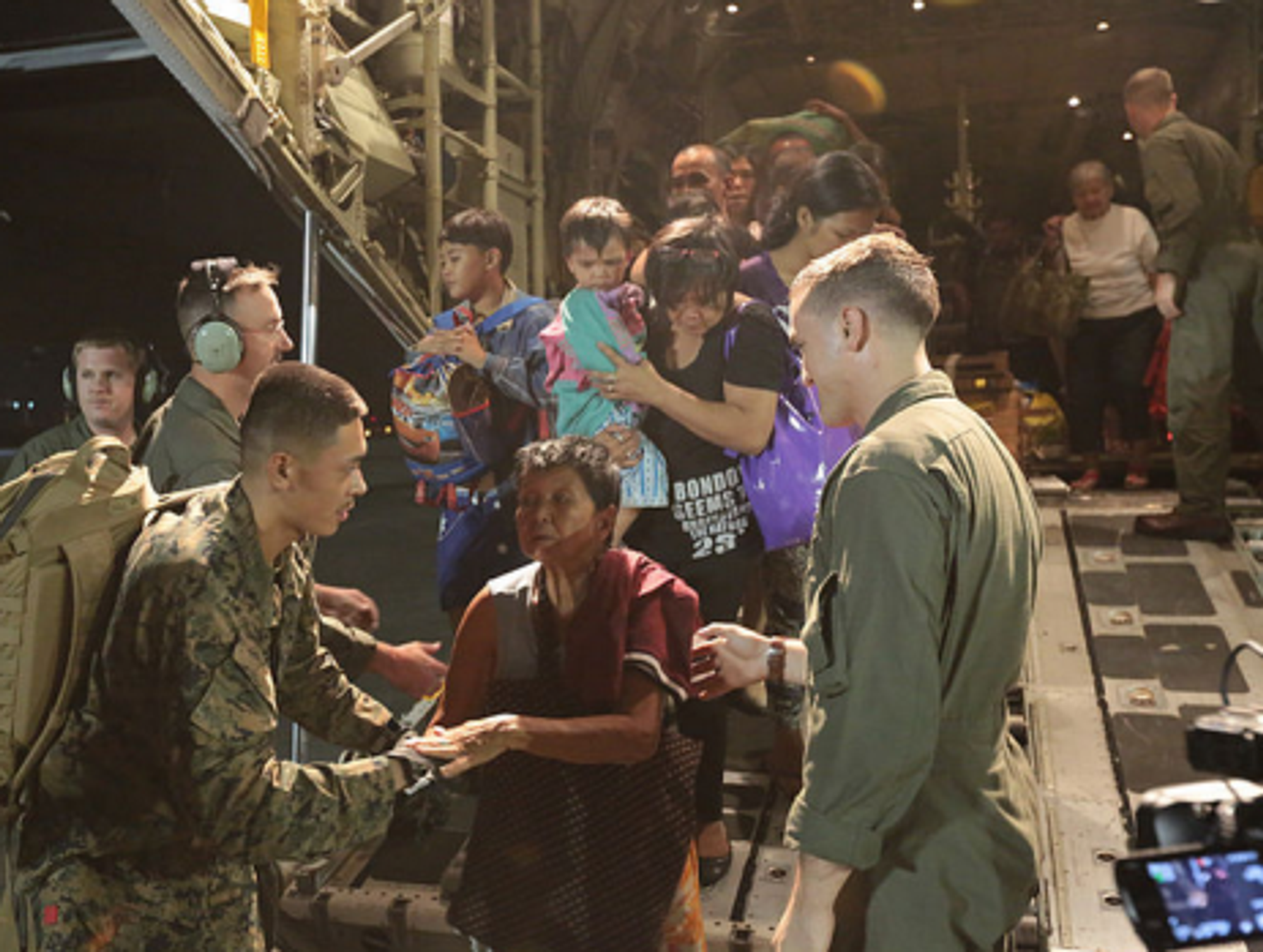 U.S. Marines help Haiyan victims
